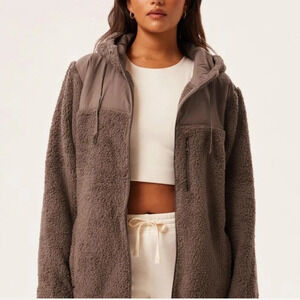 Girlfriend Collective Falcon Everyone Full-Zip Fleece Jacket Sweater Tan mocha